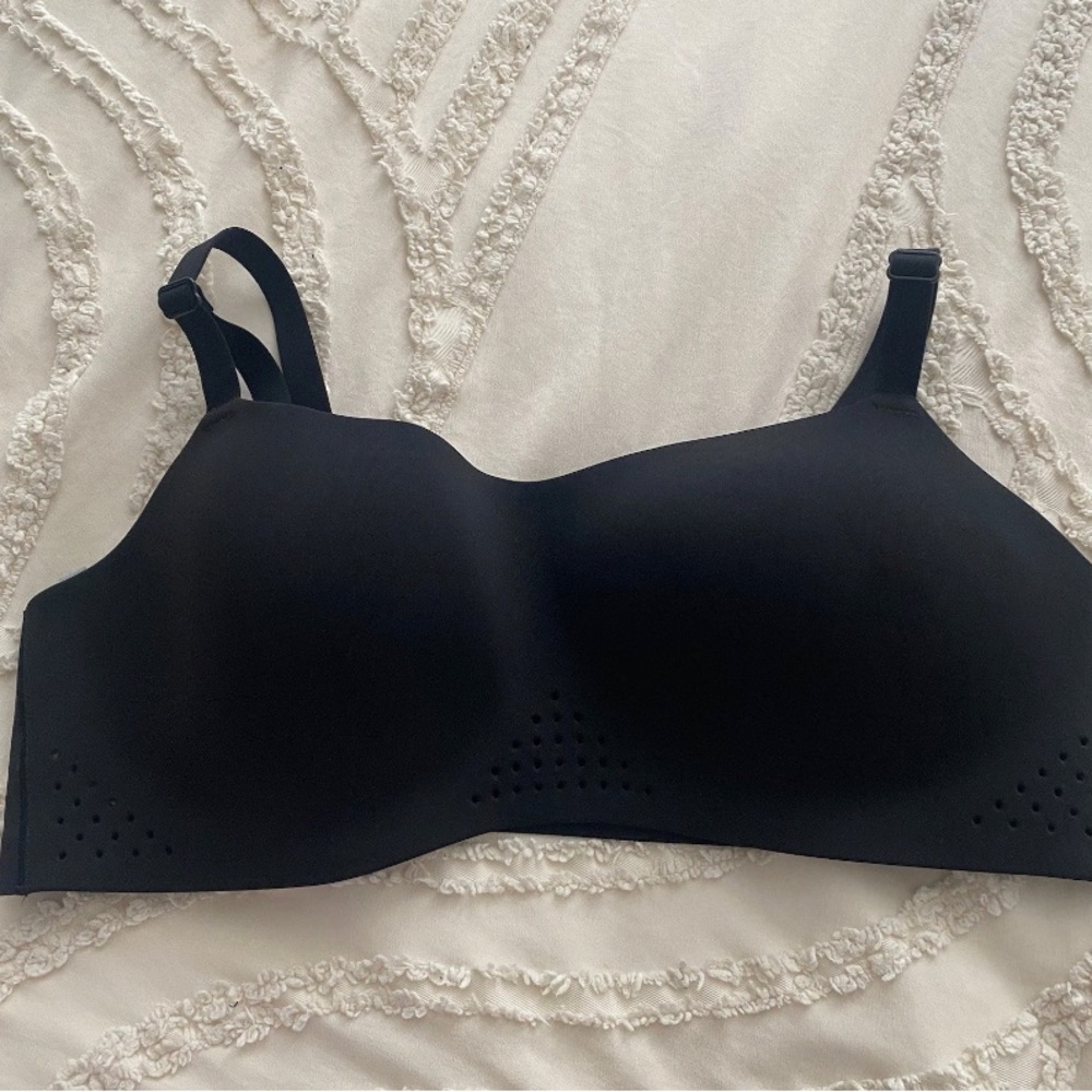 Victoria's Secret Smooth Black Wireless Bra